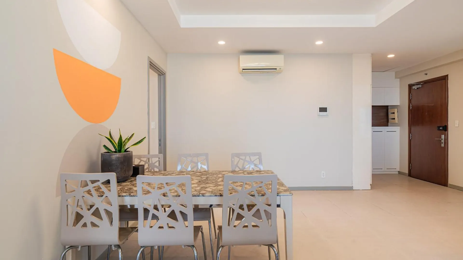 Clover Goldview Serviced Apartment Ho Chi Minh City 0*,  Vietnam