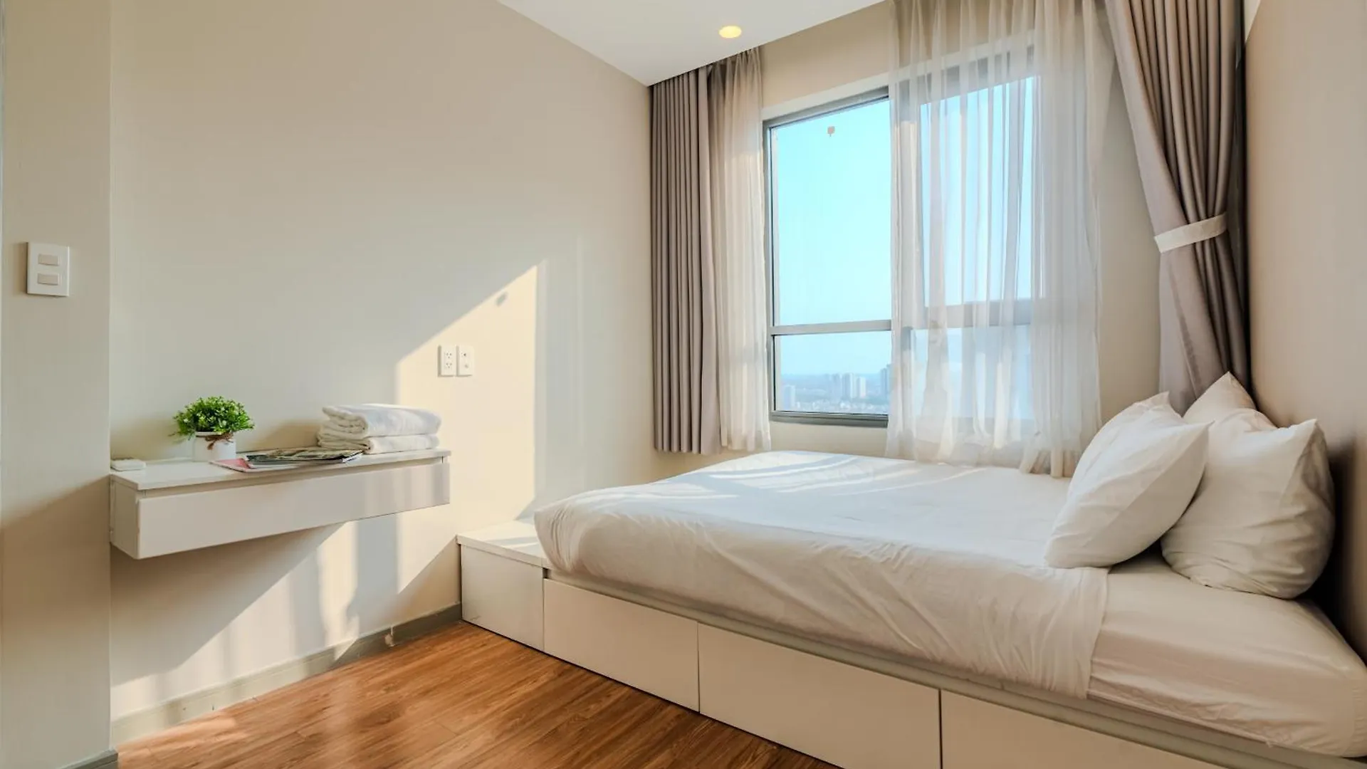 Clover Goldview Serviced Apartment Ho Chi Minh City 0*,  Vietnam