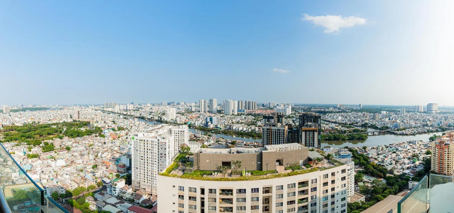 Clover Goldview Serviced Apartment Ho Chi Minh City 0*,