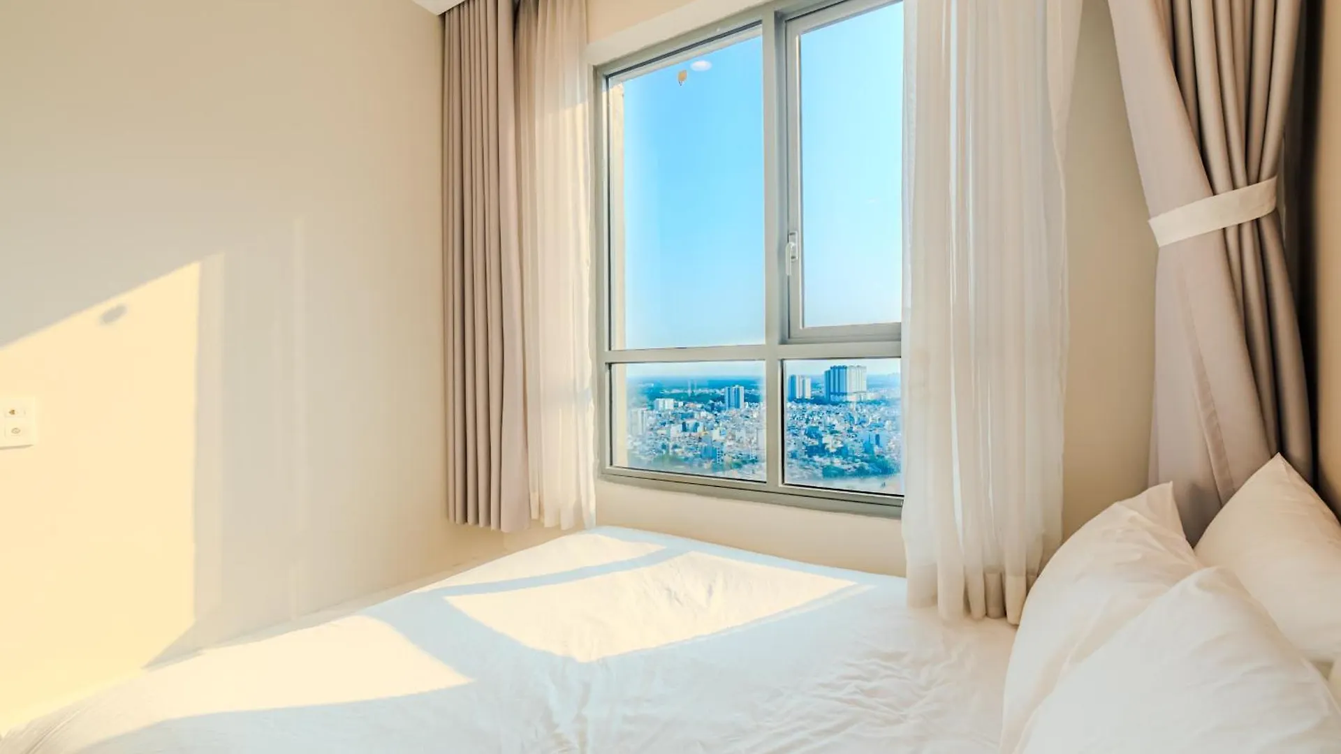 Clover Goldview Serviced Apartment Ho Chi Minh City